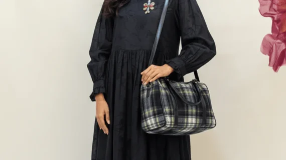 noir-long-sleeve-maxi-dress-3006043