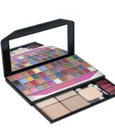professional-makeup-kit-2183652
