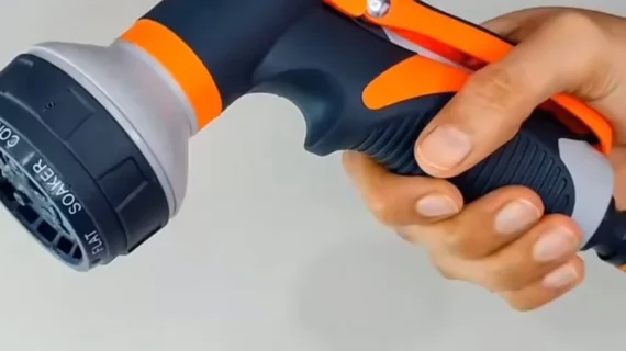 8-in-1-pressure-water-spray-gun-2417665